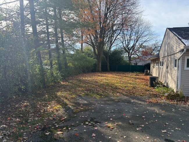 Building Photo - 934 Kramer Ave