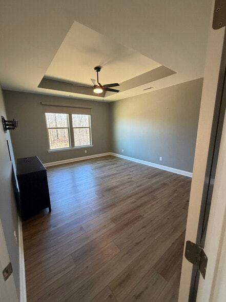 Building Photo - 1553 Cedar Tree Dr