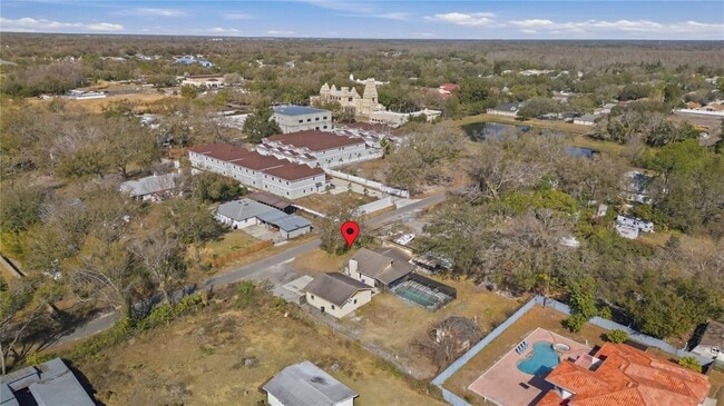 Building Photo - 10301 Trail Ridge Ln