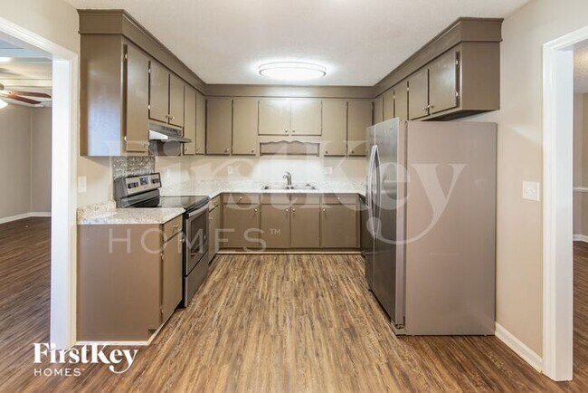 Building Photo - 111 Boone Dr