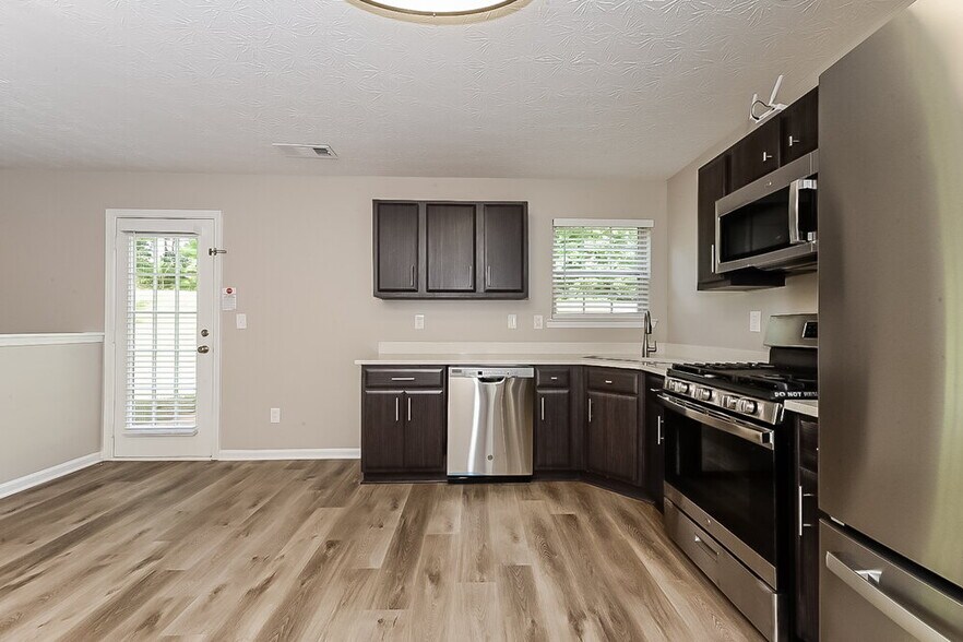 Building Photo - 1780 Bennett Dr