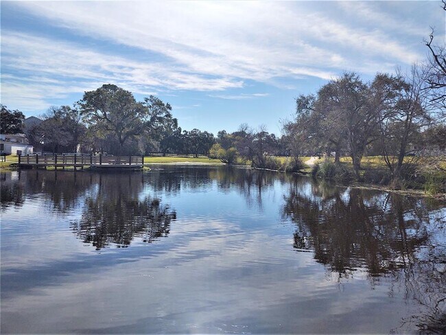 Building Photo - 425 N Wisconsin Ave