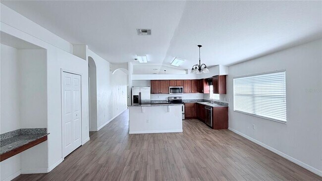 Building Photo - 31205 Bridgegate Dr