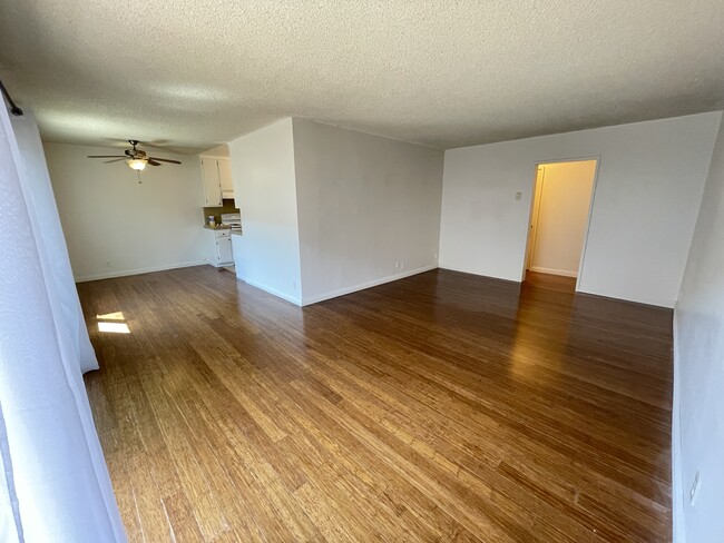 spacious living + dining room - 3813 Huron Ave