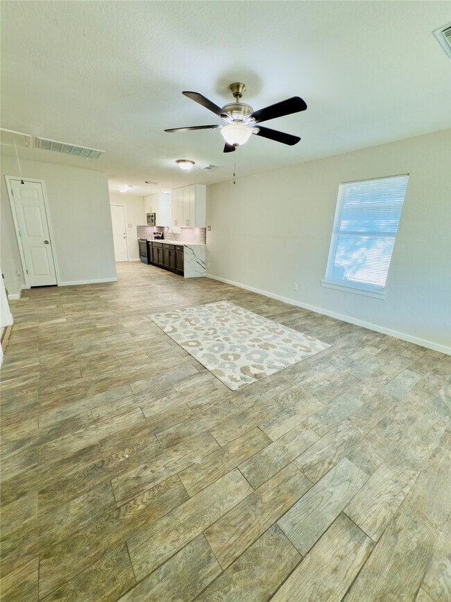 Building Photo - 11915 Greenmesa Dr