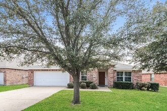 Building Photo - $1850 3/2/2 with office/flex space in family friendly neighborhood in Forney!