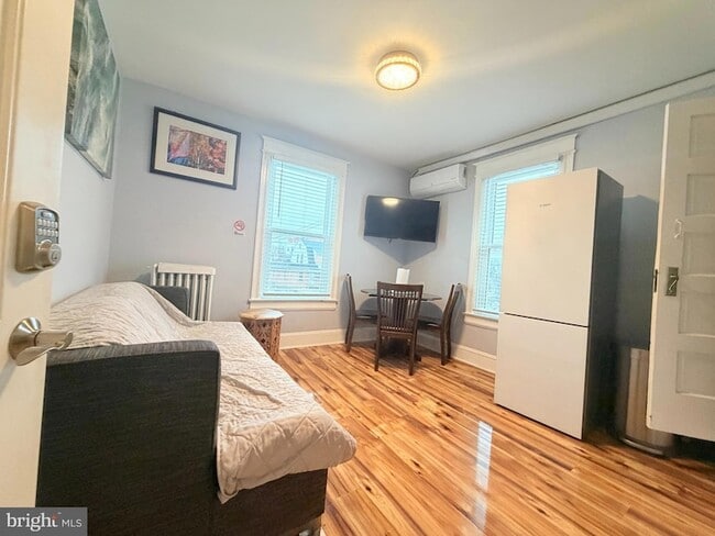 Building Photo - 3119 South Dakota Ave NE