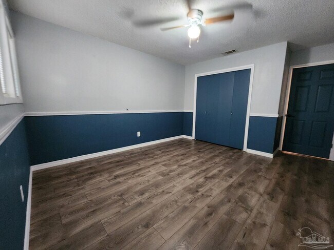 Building Photo - 5140 Choctaw Ave