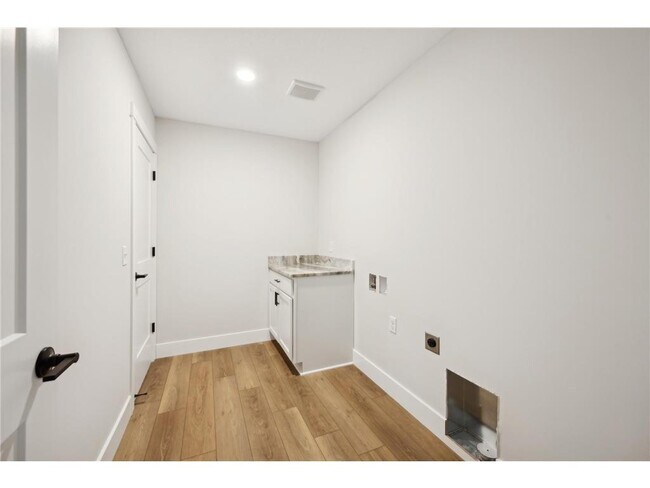 Building Photo - 3411 Douglas Dr N