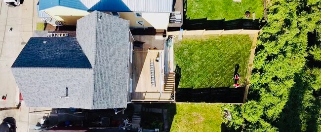 Building Photo - 6308 Saint Marie St