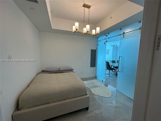 Building Photo - 17550 Collins Ave