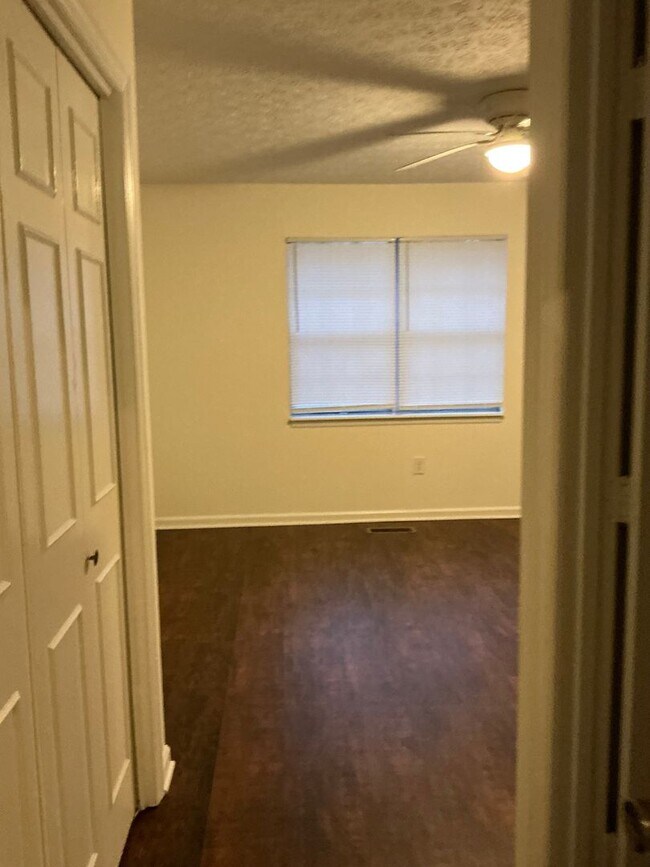 Building Photo - 2 bedroom, 2 bath duplex in Sleepy Creek off Lumpkin Street! Move-in Ready