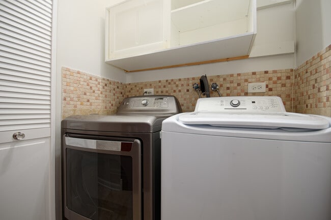 Building Photo - 317 Arapahoe Trail