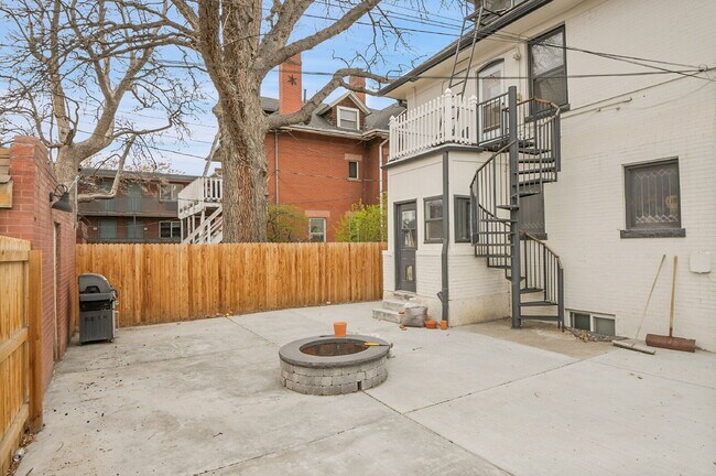 Building Photo - $1,475, 1 bed, 1 bath located in Denver