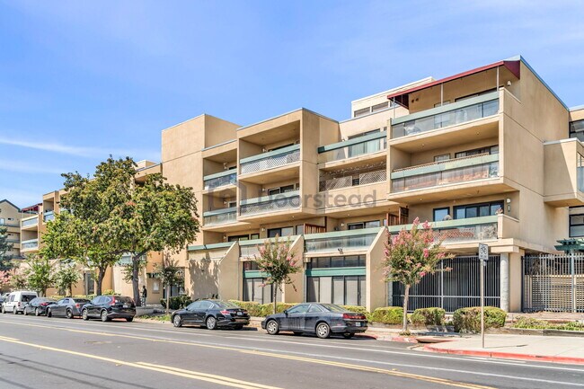 Building Photo - 1771 Broadway St