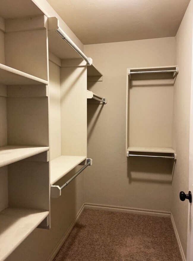 Building Photo - First Month Free! Great Location!
