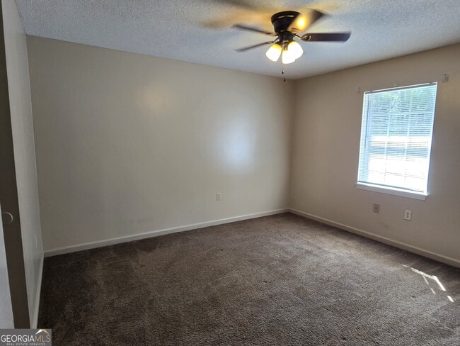 Building Photo - 403 E Lawnwood Ave
