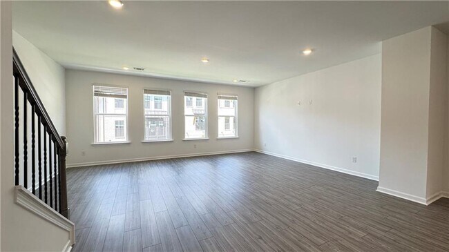 Building Photo - 104 Holt Ln