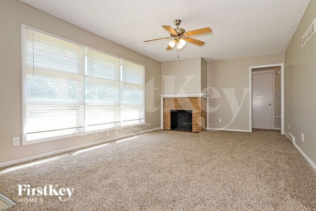 Building Photo - 5816 Lane Ave