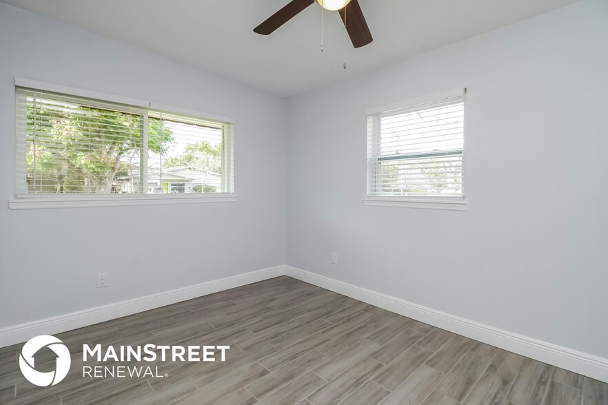 Building Photo - 1404 Peruvian Ln