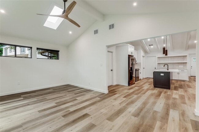 Building Photo - 1707 Fawn Dr