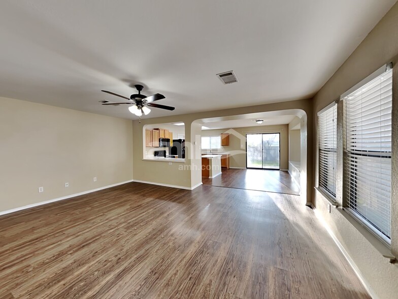 Building Photo - 1227 Deerhound Pl