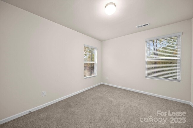 Building Photo - 711 Lackey St