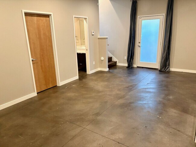 Building Photo - Beacon Hill Townhouse