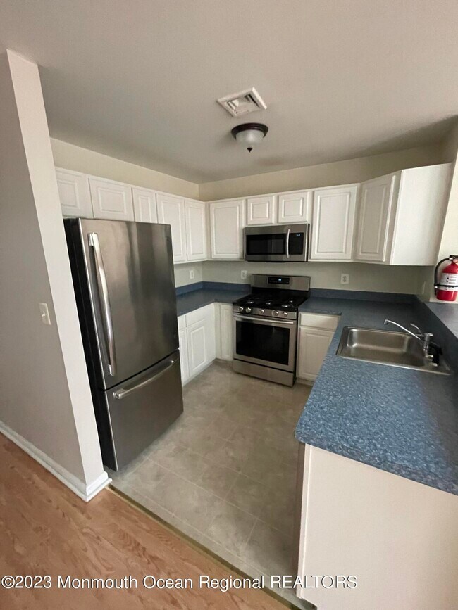 Building Photo - 48 Timberline Dr