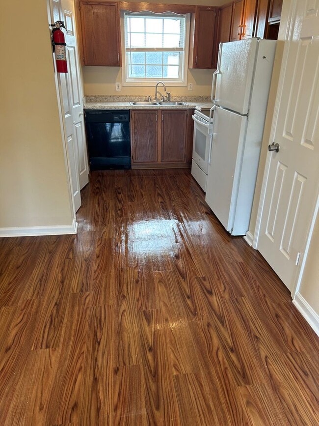 Building Photo - 3839 Jockey Dr