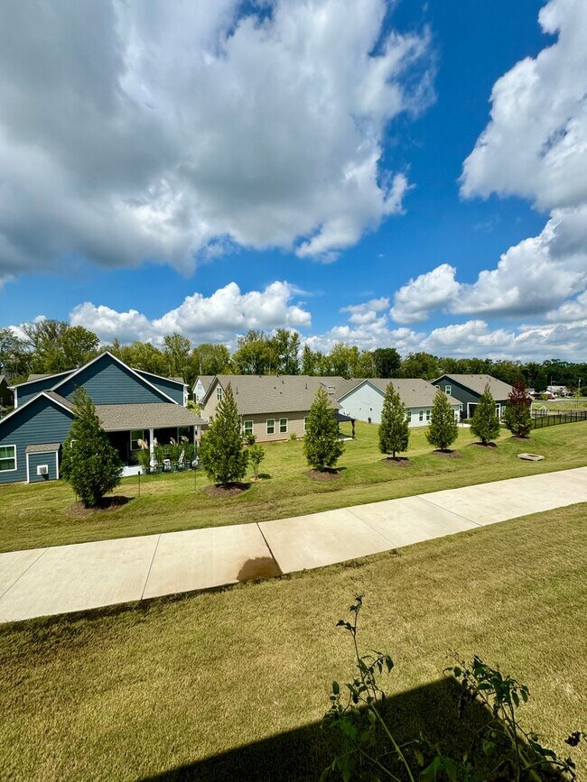 Building Photo - Beautiful, 3BR/3BA, Ranch with Bonus Room in Harrisburg