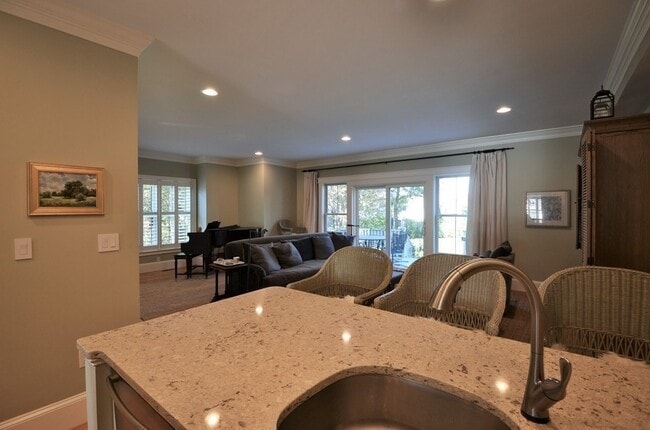 Building Photo - 11 Tufts Rd