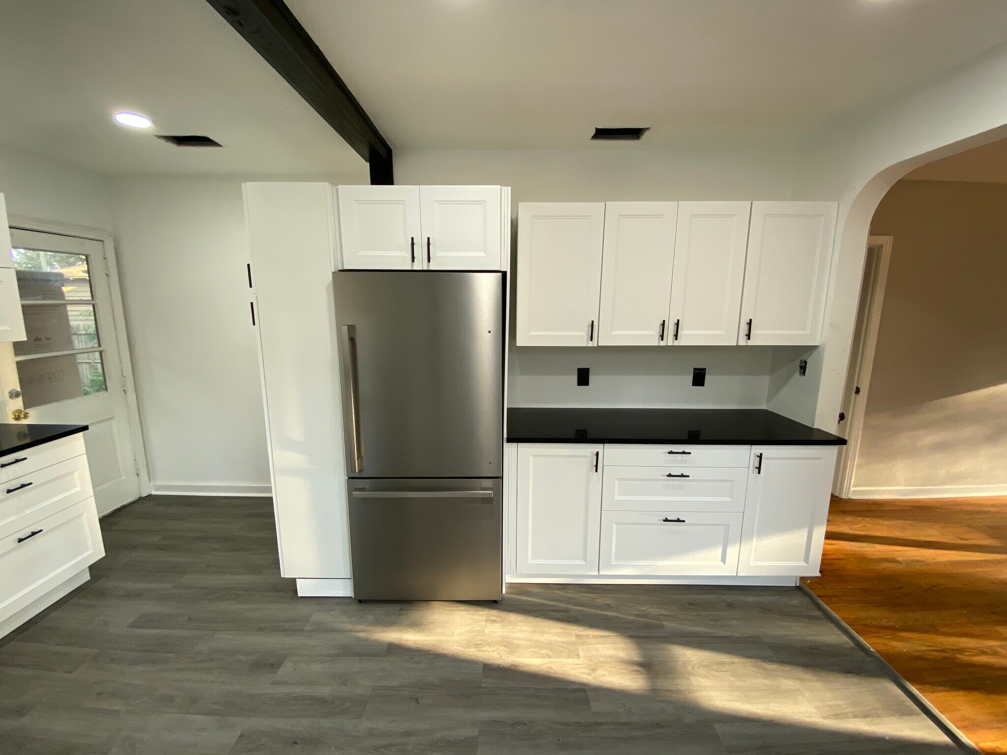 Ample kitchen storage - 1445 Rensselaer Ave