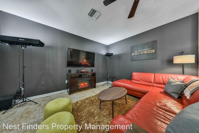 Building Photo - 3 br, 3.5 bath House - 4237 Studio Park Ave