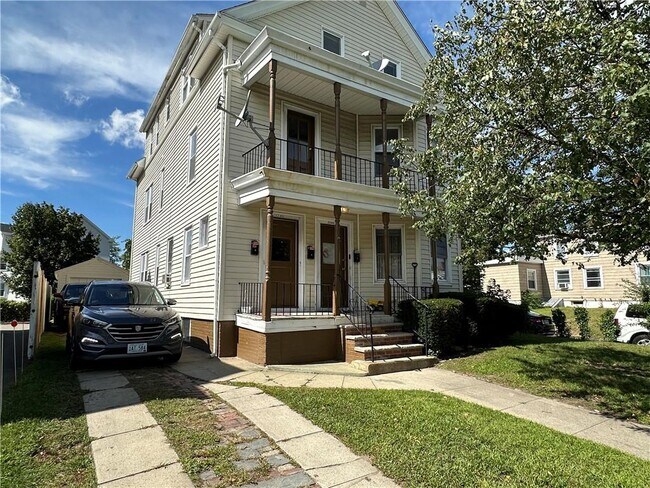 Building Photo - 1245 Cranston St