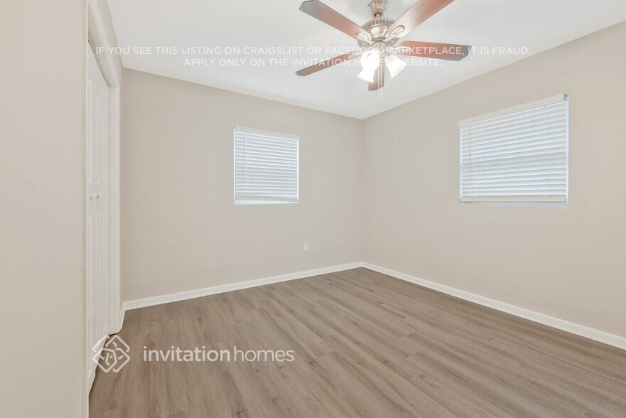 Building Photo - 6000 Balboa Dr
