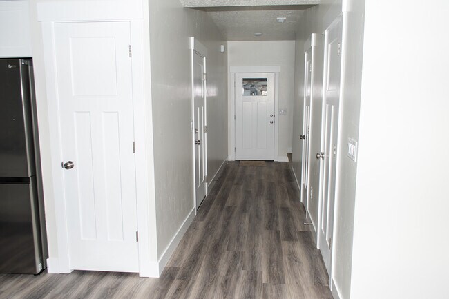 Building Photo - 382 N 100 W