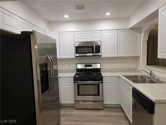 Building Photo - 1751 E Reno Ave