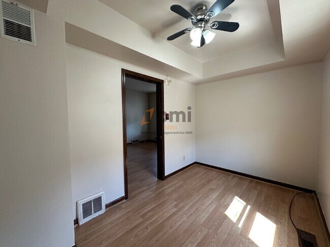 Building Photo - 1530 121st St