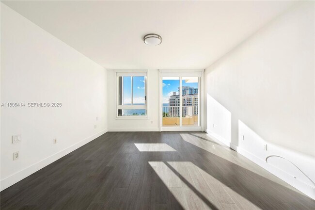 Building Photo - 781 Crandon Blvd