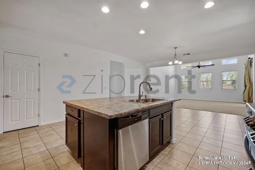 Building Photo - 8779 N 89th Dr