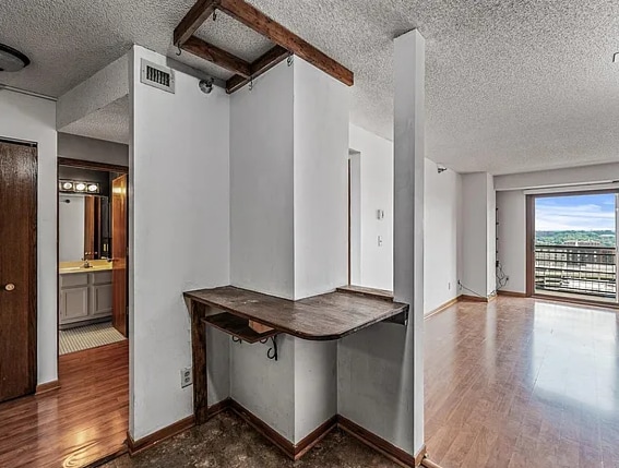Building Photo - 66 9th St E