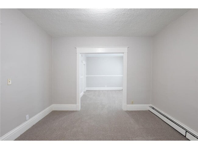 Building Photo - 678 Hawthorne Ave E