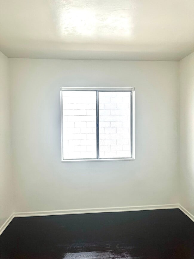 Building Photo - 13429 Beach Ave