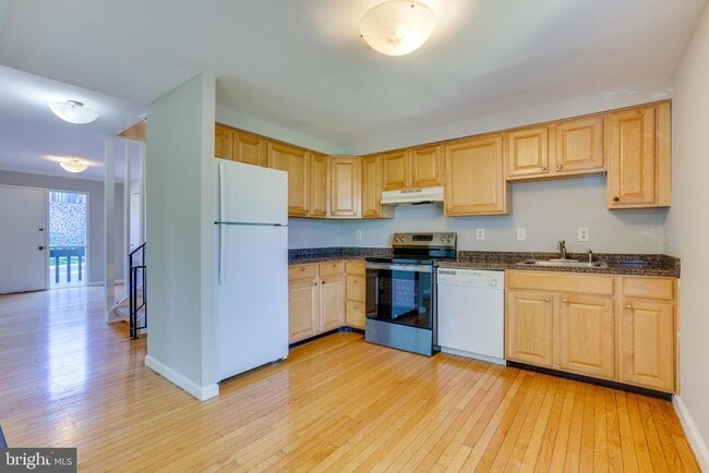 Building Photo - 4405 Elan Ct