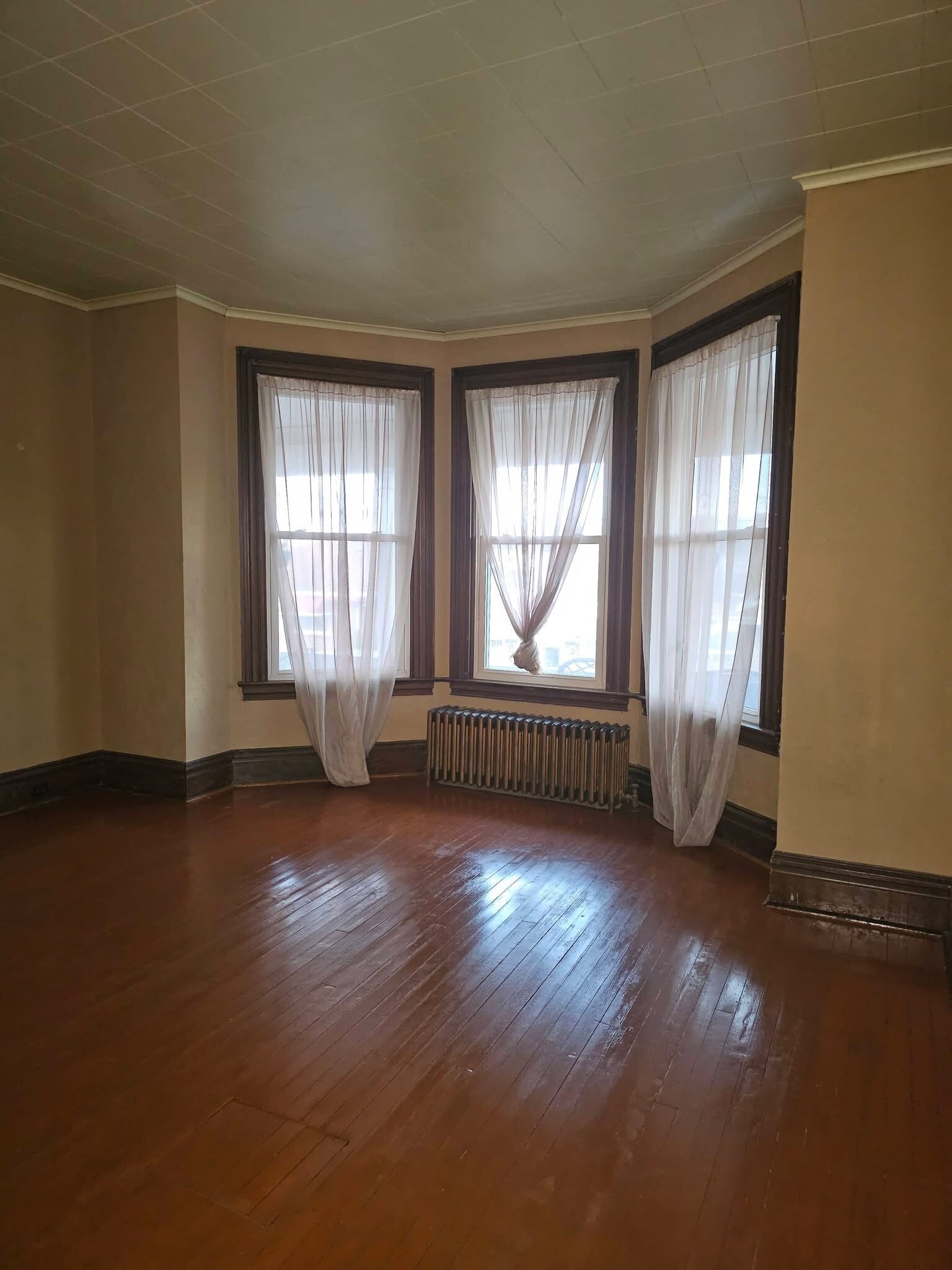 Building Photo - 409 N 5th St