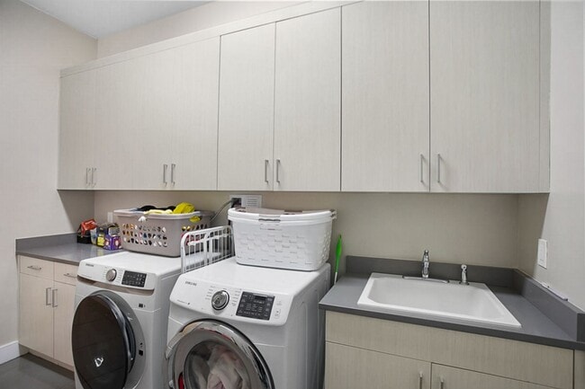 Building Photo - Single Story Pool Home In Reverence Guard Gated Community