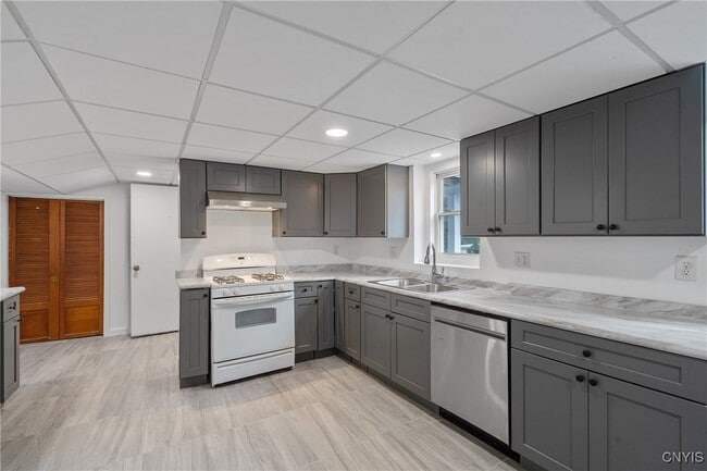 Building Photo - 3354 Hayes Rd