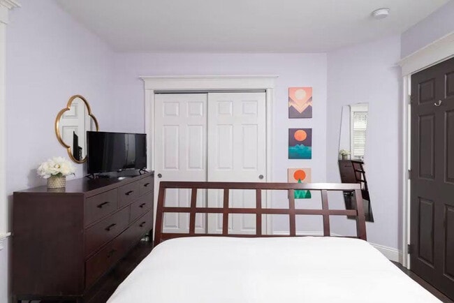 Building Photo - 22 Thurman St