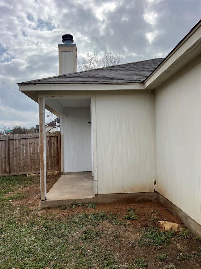 Building Photo - 1618 Cottonwood Ct